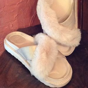 Nude/pale peach tone slide shoes